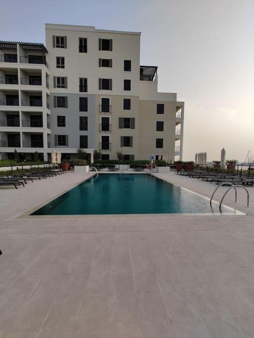 Bazén v ubytování Ultimate Stay / Sea Views / Port De La Mer / Brand New / 4 People nebo v jeho okolí