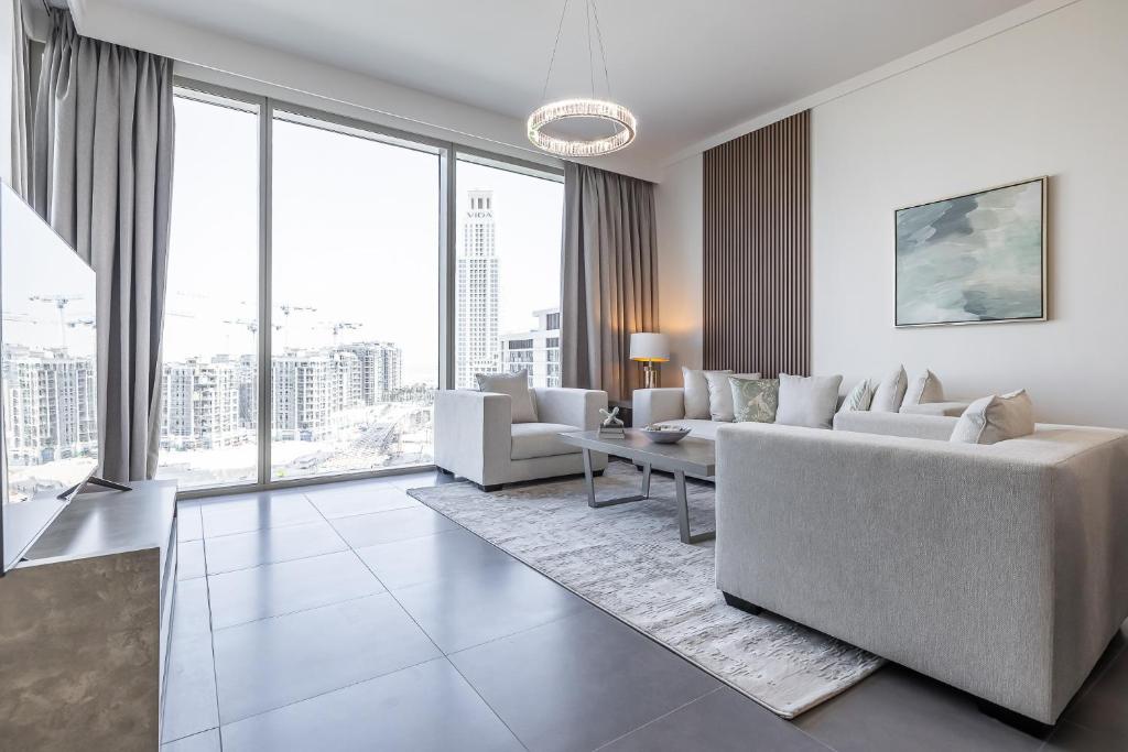 Posezení v ubytování Spacious 3BDR with Maid Room I Creek Harbour I Creek Gate Tower 2
