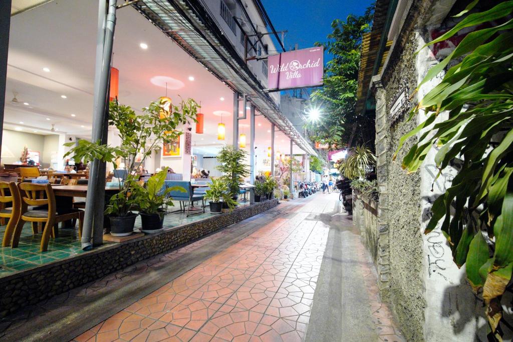 Wild Orchid Villa Bangkok - Resim 10