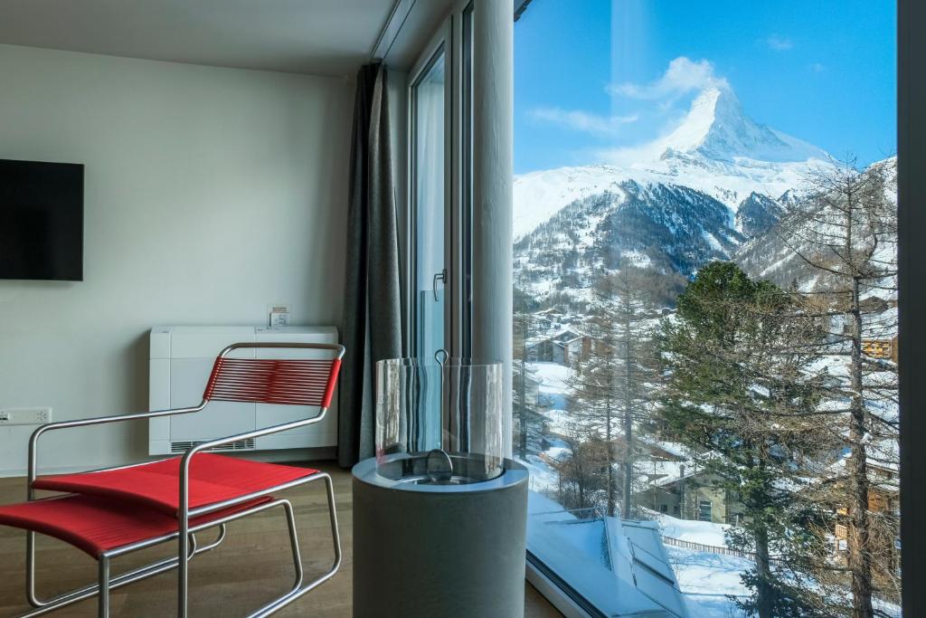 Nespecifikovaný výhled na hory nebo výhled na hory při pohledu z aparthotelu