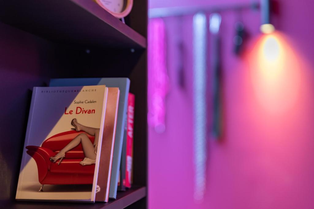 Certifikát, hodnocení, plakát nebo jiný dokument vystavený v ubytování The Shelf - Gîte & Love room