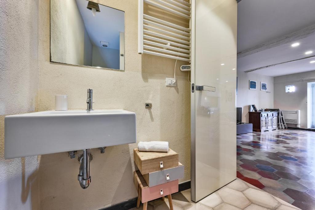 A bathroom at Baiàn Casa Vacanze