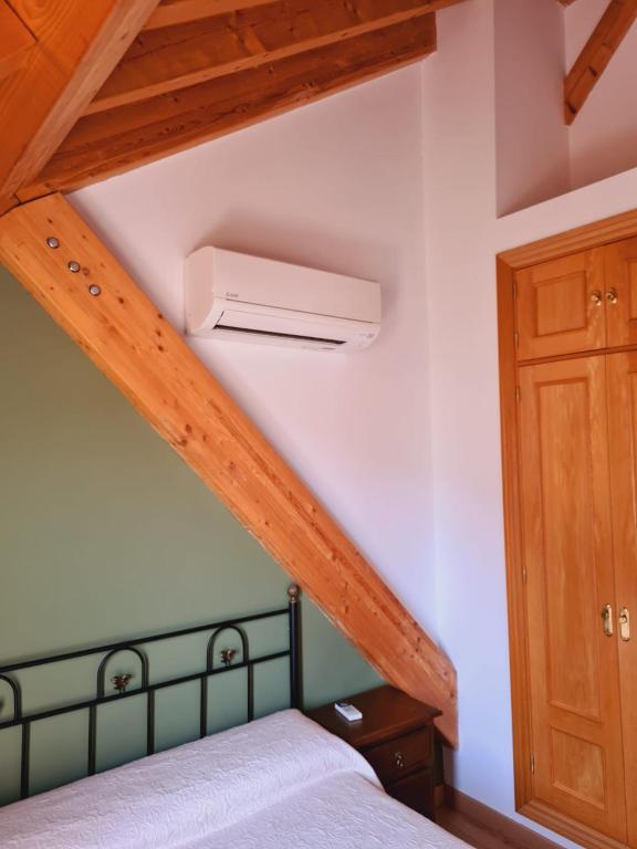 Una cama o camas en una habitación de Sierra de Cazorla