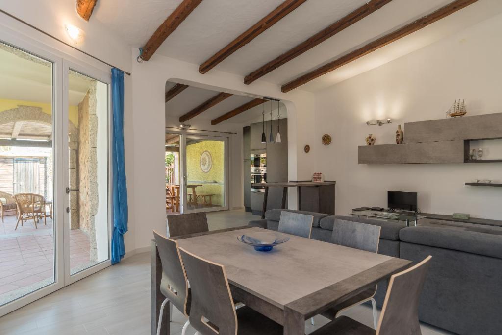 A seating area at Villa Marisa