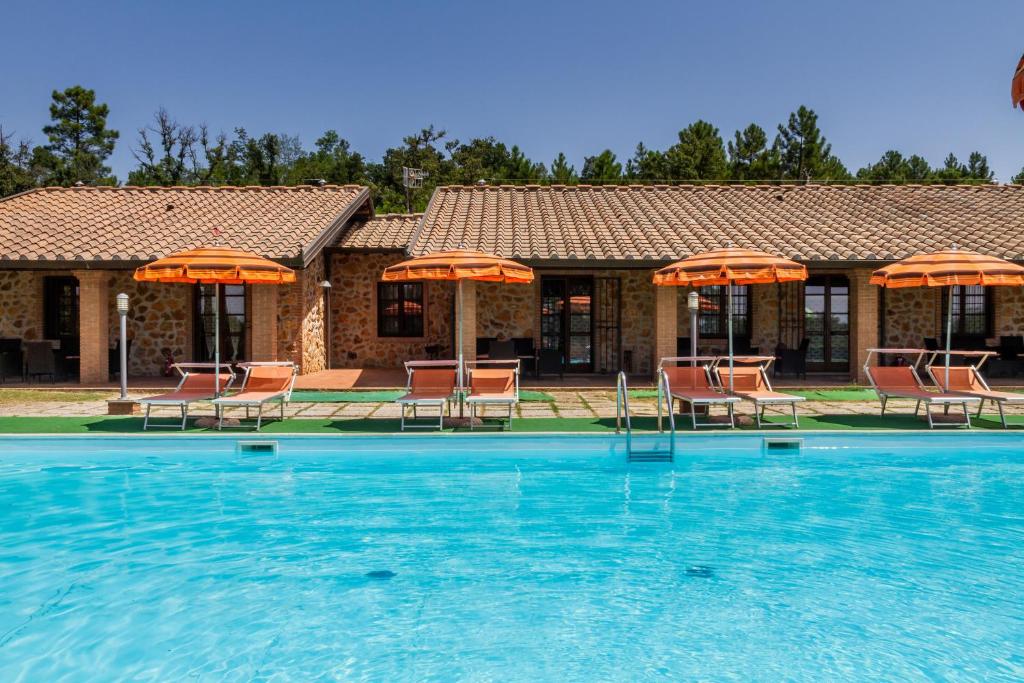 Bazén v ubytovaní Casa Vacanza Il Carpignone 3 alebo v jeho blízkosti