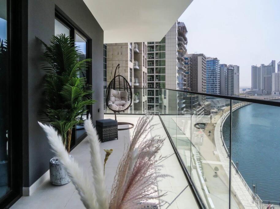 Balkón nebo terasa v ubytování Stylish 2 bedroom in Binghatti, Business Bay
