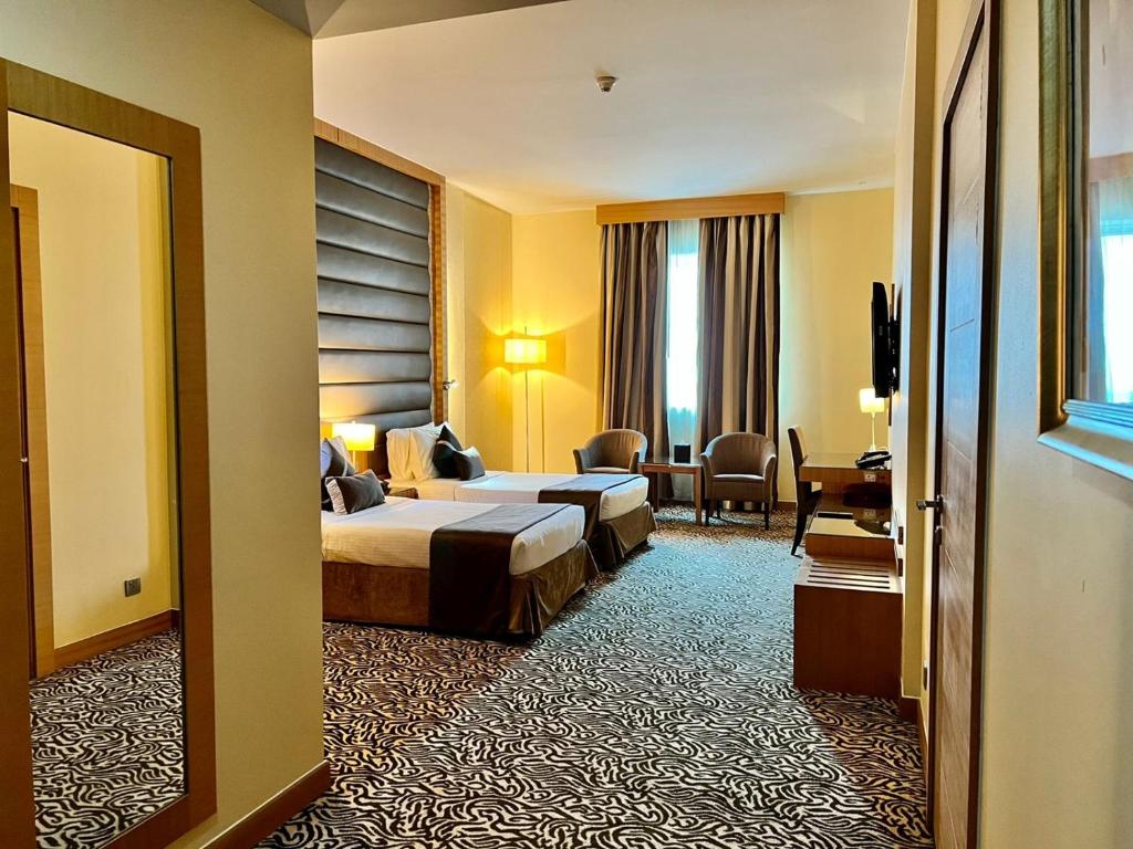 
Deluxe Double or Twin Room with City View
