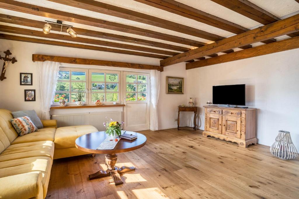 TV a/nebo společenská místnost v ubytování Dalblick