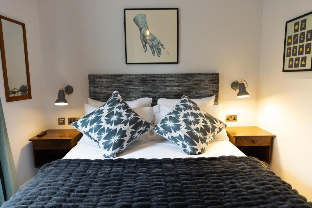 THE KNIGHT OF NOTTINGHILL - Resim 20