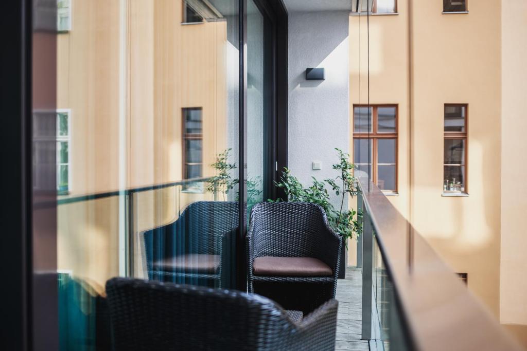 The Circus Apartments - 11