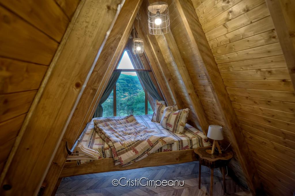 - une chambre dans une cabane dans les arbres dans l'établissement Cabanuta Sofia, à Slon