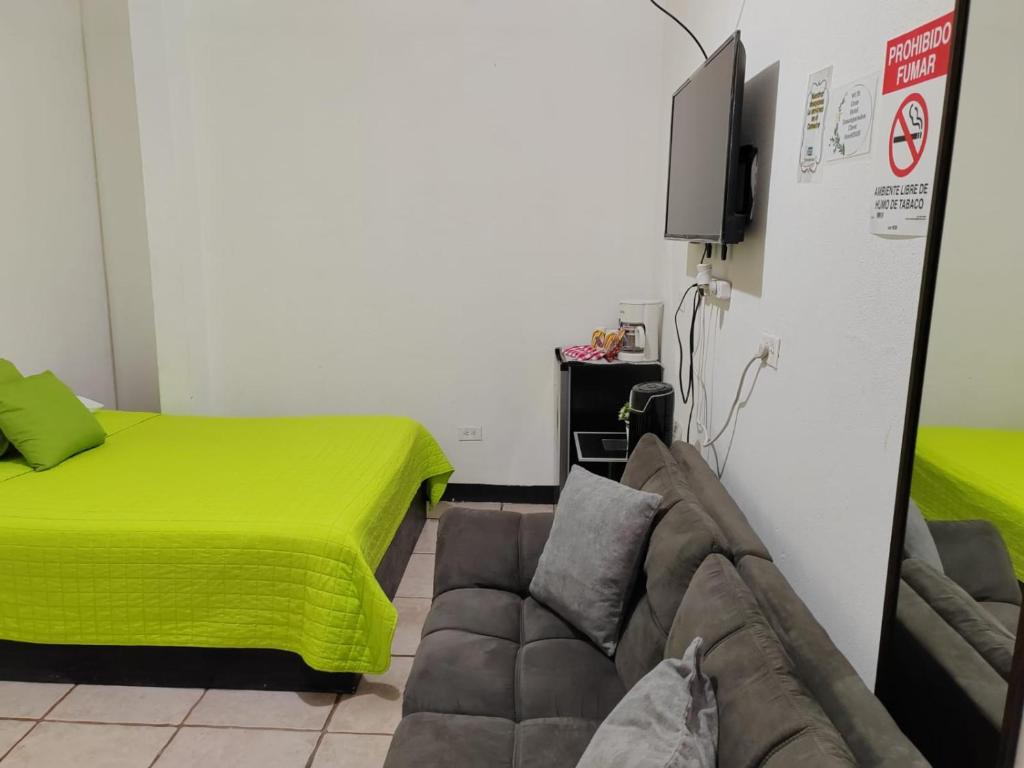 Gran Hotel Desamparados - Deluxe Room (2 Adults + 1 Child)