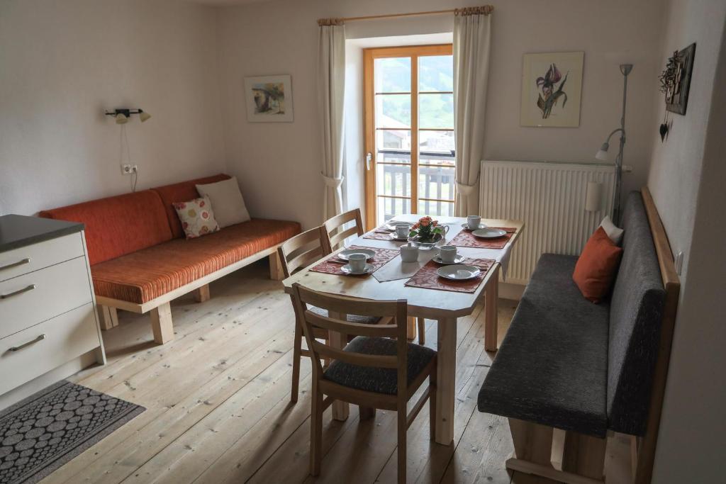 Posedenie v ubytovaní Marhof Pustertal