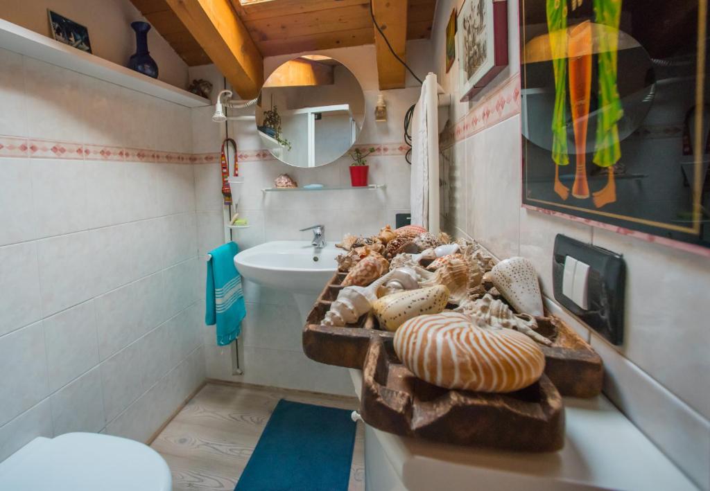 Koupelna v ubytování A Casa di Lidia 15 min dal Lago di Garda e Verona Centro Vicinissima Terme Acquardens