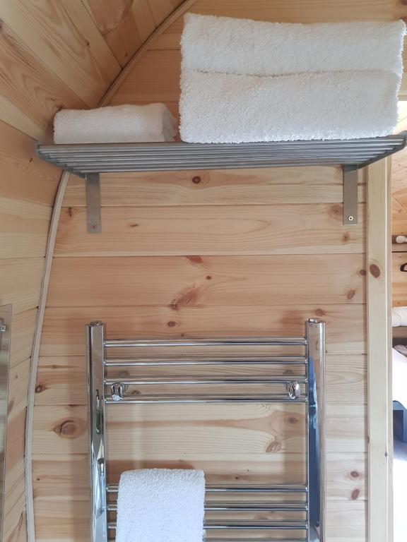 Palanda nebo palandy na pokoji v ubytování Dunbeath Coastal Retreat