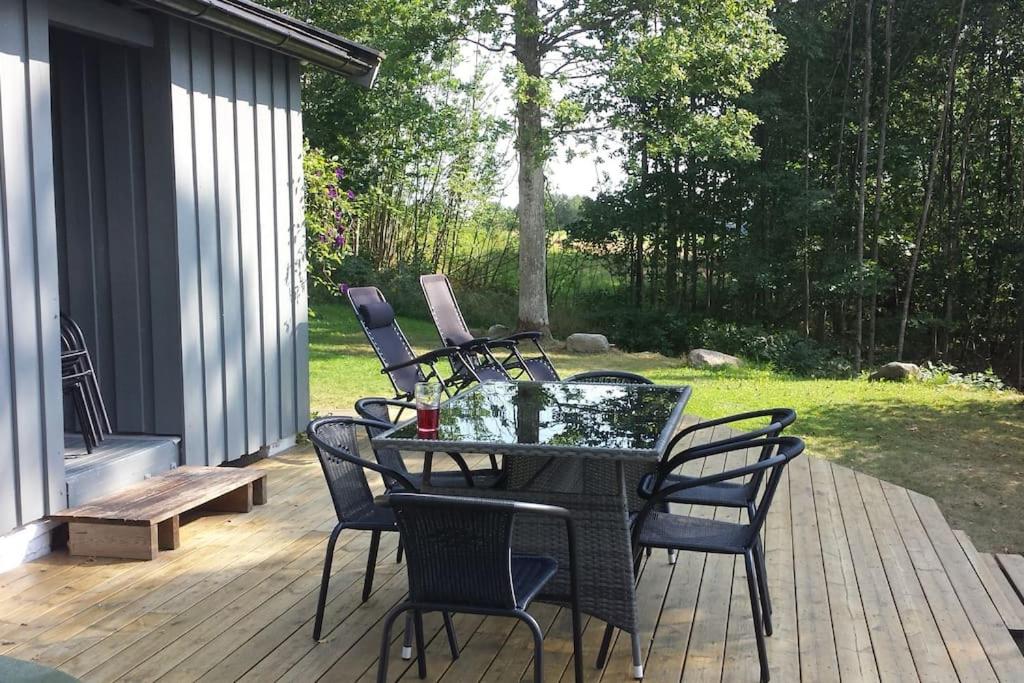 Fotografie z fotogalerie ubytování Idyllic lakeside cabin (hytte) v destinaci Horten