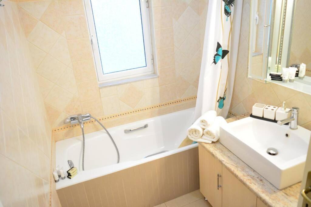 Seafront modern apartment! - Image 8