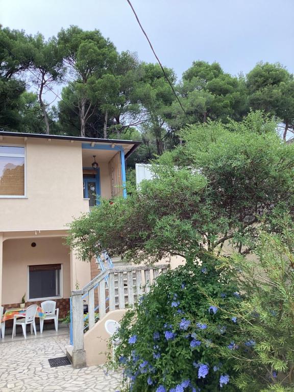 Budynek, w którym mieści się apartament