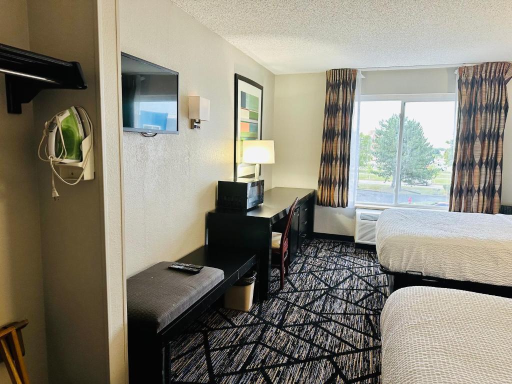 BlissPoint Inn Northwest Indianapolis - Double Room With Two Double Beds - Non-Smoking