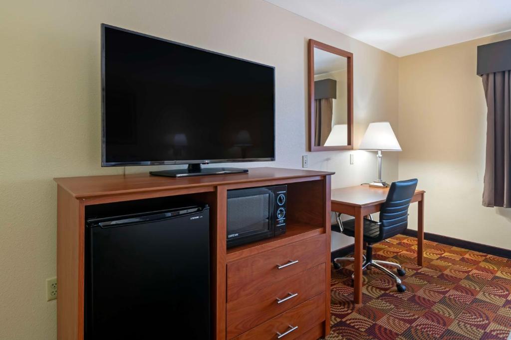 Best Western Laramie Inn & Suites - Habitación Con Cama Grande - No Fumadores