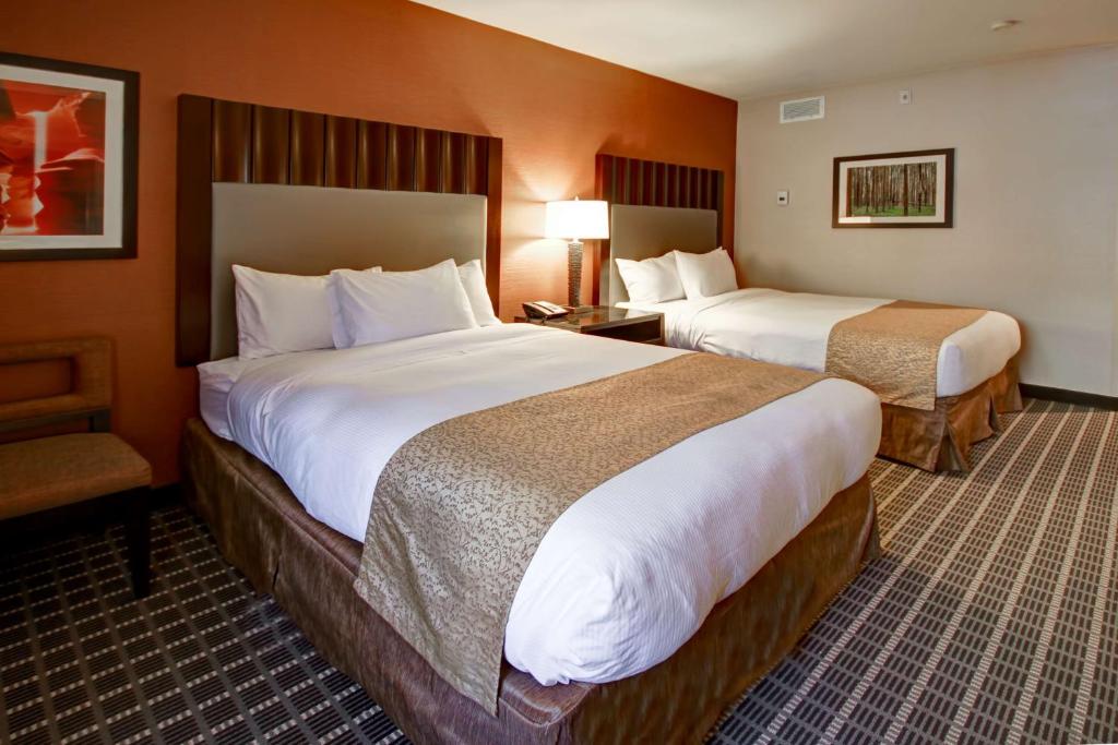 Postel nebo postele na pokoji v ubytování DoubleTree by Hilton Hotel Flagstaff