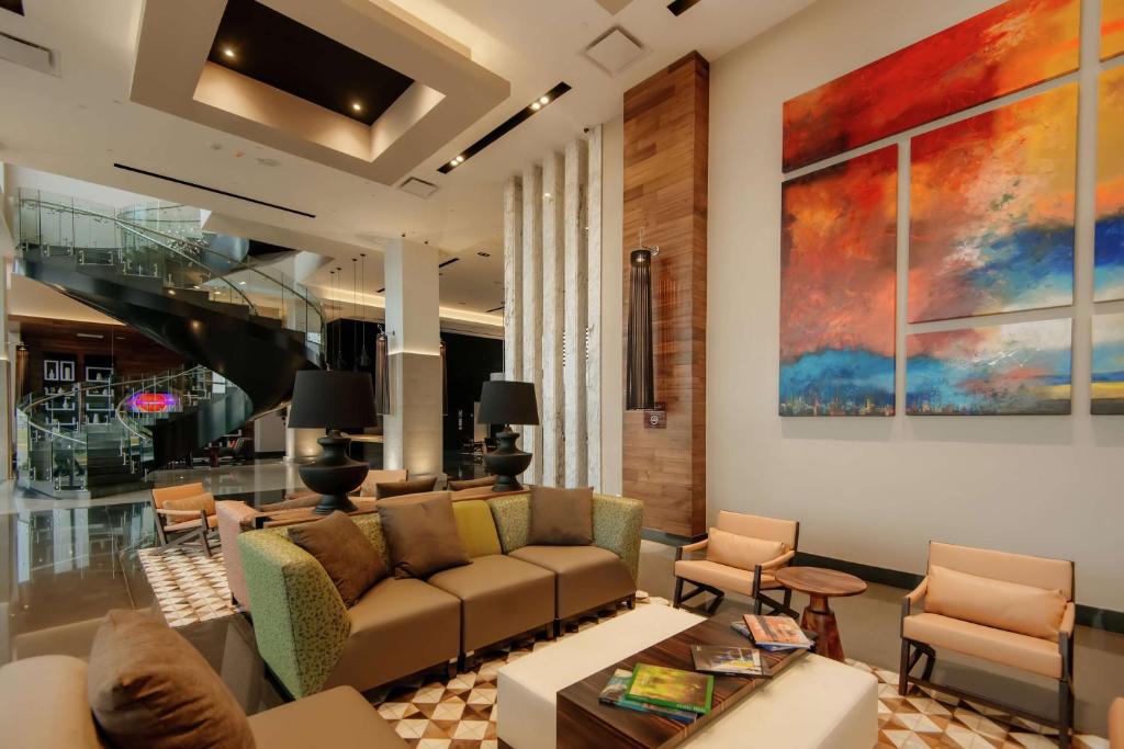 Posezení v ubytování Hilton Garden Inn Puebla Angelopolis