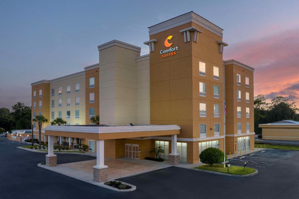 a rendering of the front of a hotel at Comfort Suites Lake City in Lake City