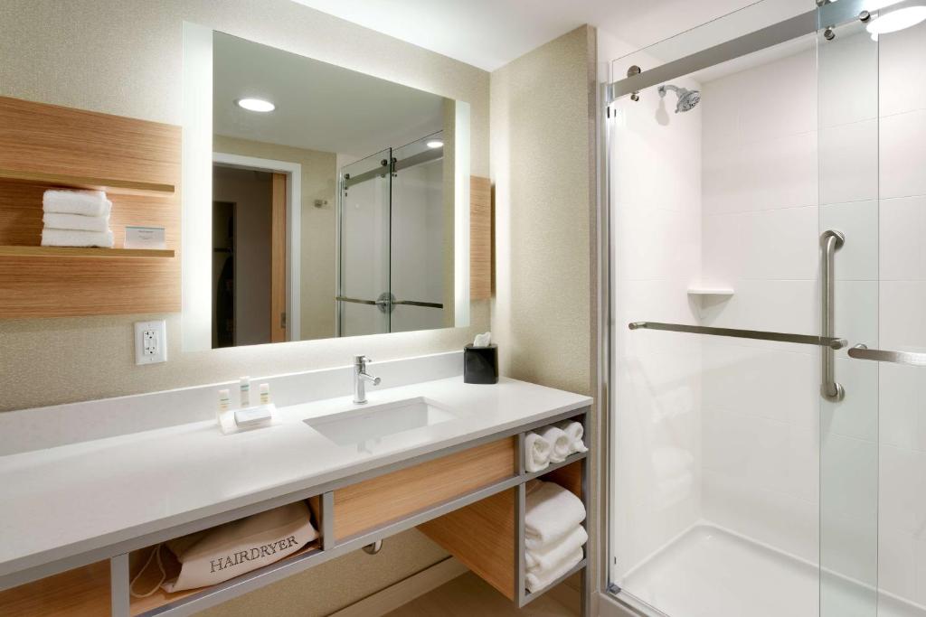 Koupelna v ubytování Hilton Garden Inn Lehi