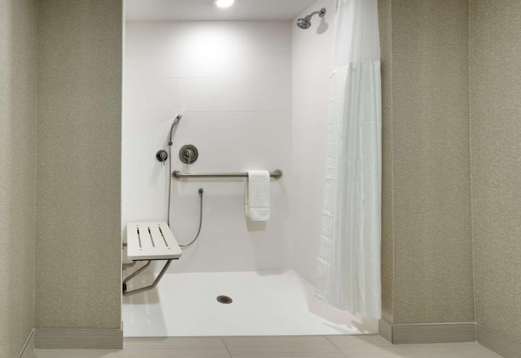 Koupelna v ubytování Hilton Garden Inn Lehi