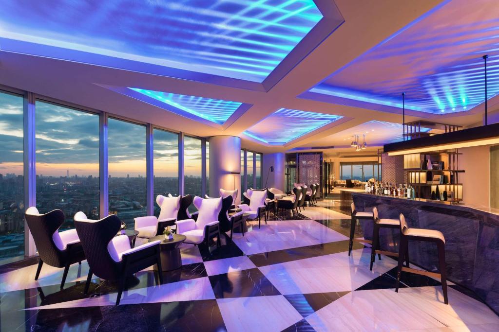 Restaurace v ubytování Doubletree by Hilton Foshan Nanhai-Free Canton Fair Shuttle Bus