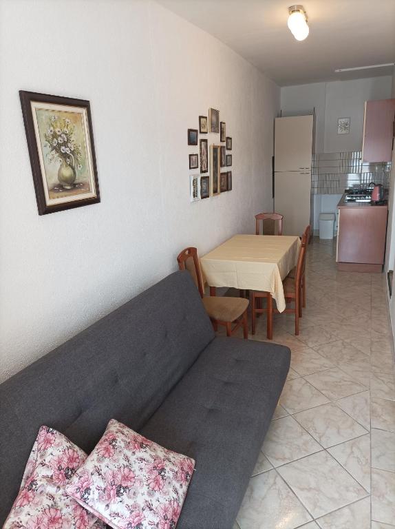 Kuchyň nebo kuchyňský kout v ubytování Apartments by the sea Zubovici, Pag - 6394