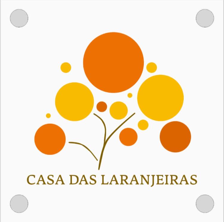 a logo for the casa das larminas at Casa das Laranjeiras in Vale de Figueira