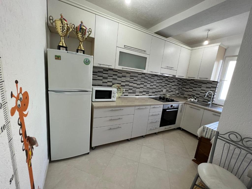 Kukes Apartment Hotel - Image 8