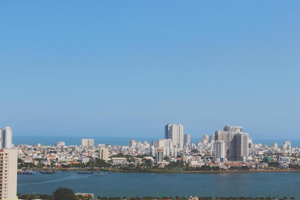 Nespecifikovaný výhled na destinaci Danang nebo výhled na město při pohledu z hotelu
