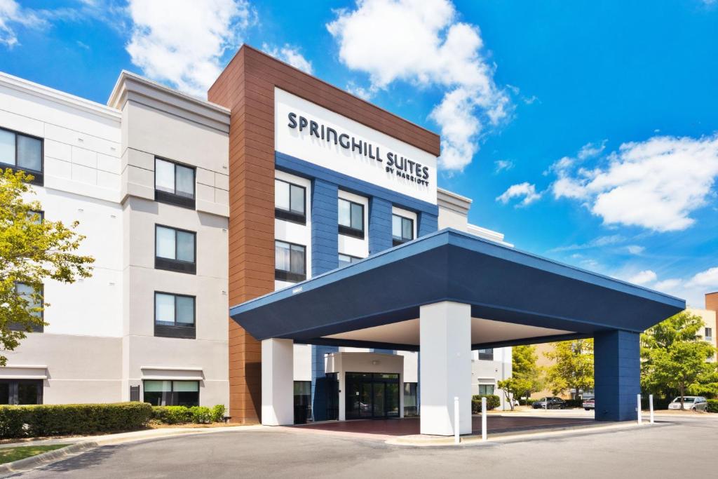una representación de la parte delantera de un hotel de suites springhill en SpringHill Suites Birmingham Colonnade, en Birmingham