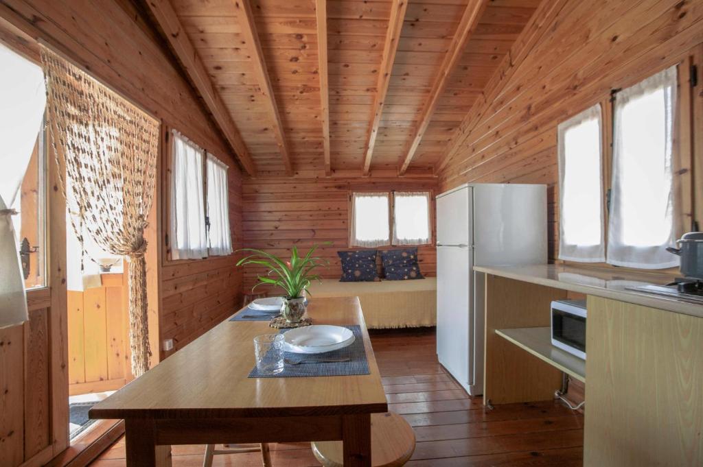 Kuchyň nebo kuchyňský kout v ubytování Ecològic Vinyols Camp
