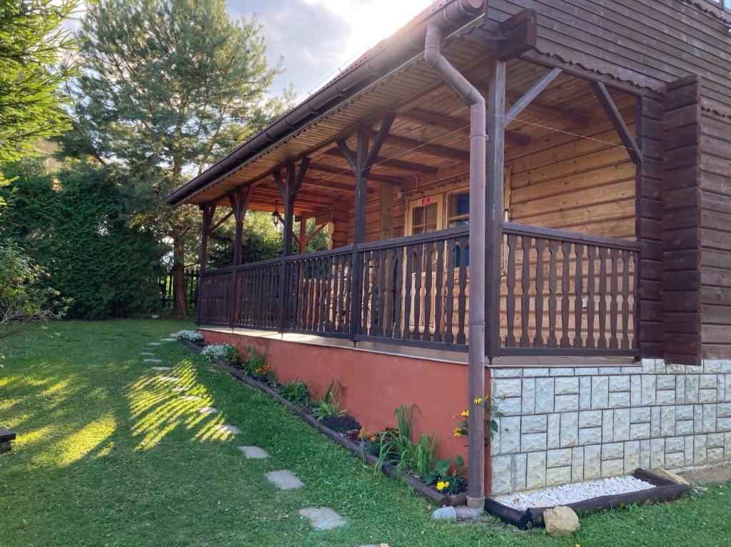 Budova, v ktorej sa horská chata nachádza
