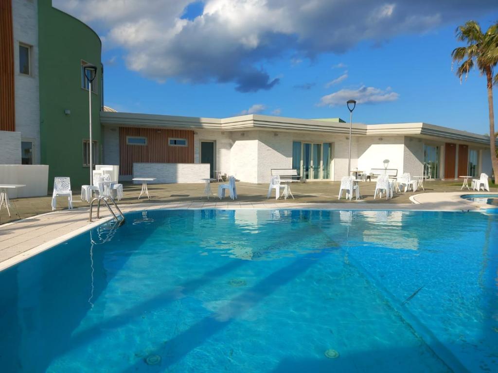 Bazén v ubytování Partenone Resort Hotel nebo v jeho okolí