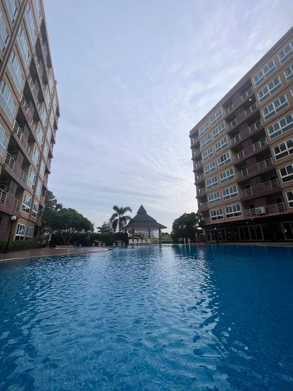 Bazén v ubytování H2DO Hotel nebo v jeho okolí