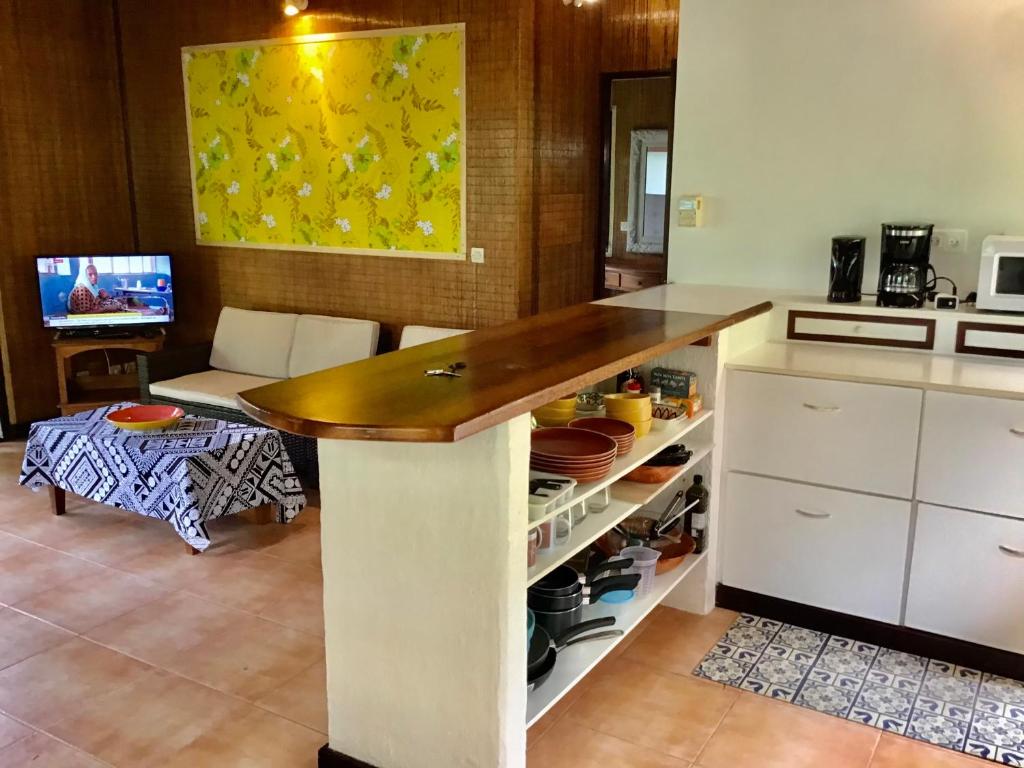 Kuchyň nebo kuchyňský kout v ubytování Faré Anaiti Moorea