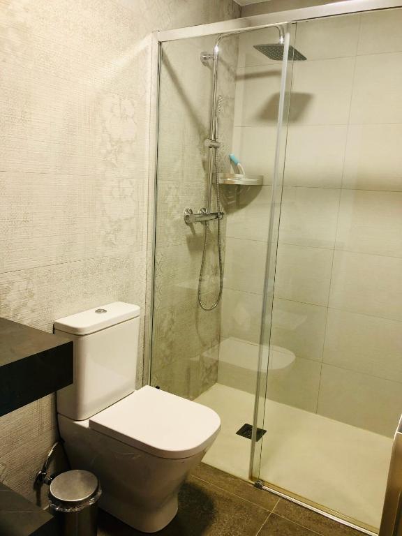 Koupelna v ubytování Apartamentos Zabalarena Basoa