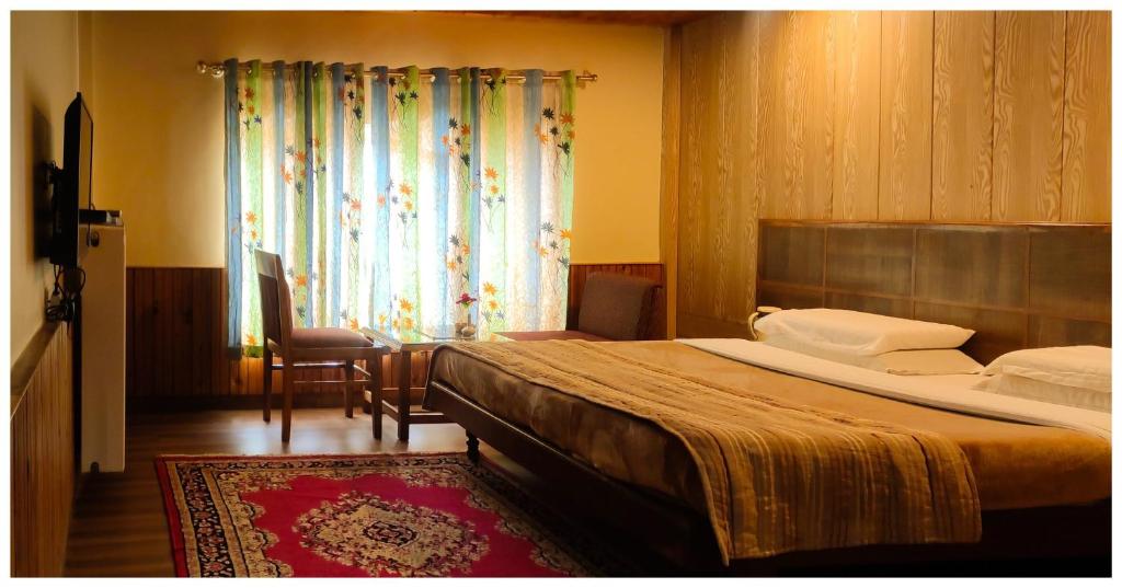 Vardaan Hotels - PatniTop - Hill View上级房间，免费返回吊船