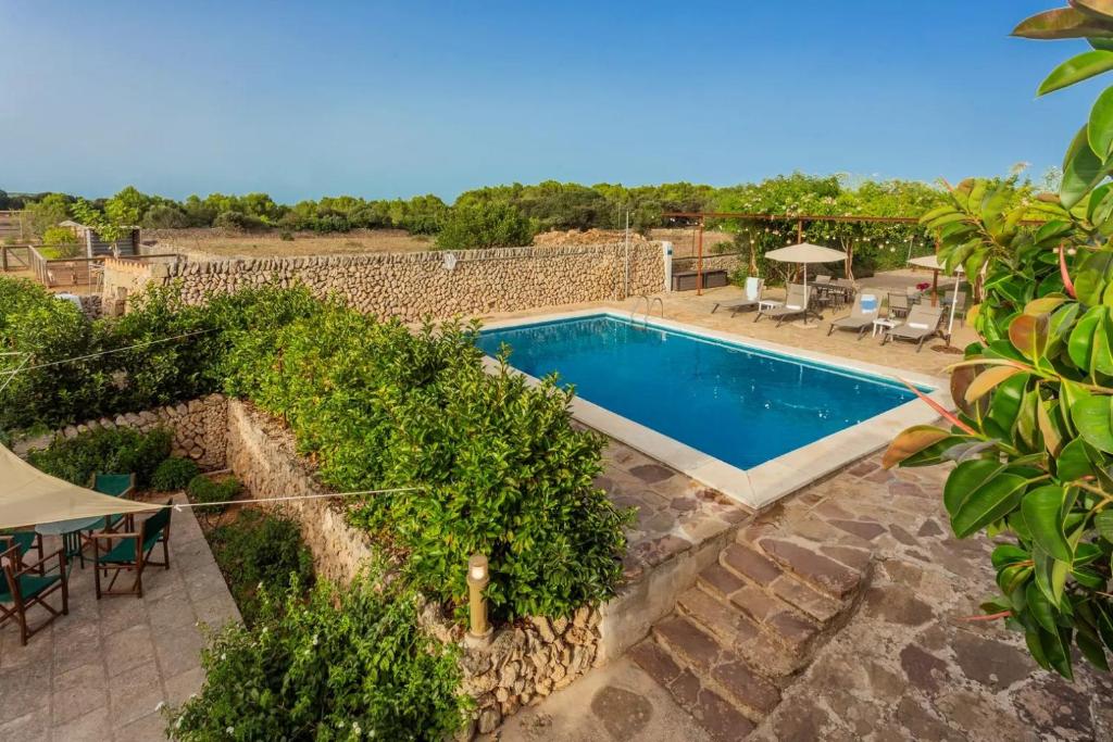 Bazén v ubytování Menorca Agroturismo Llimpet nebo v jeho okolí