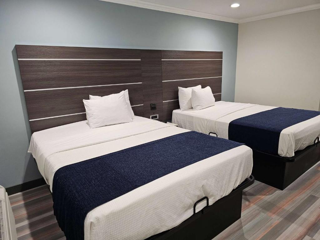Travelodge Inn & Suites by Wyndham Fullerton - Chambre Double Avec 2 Lits Doubles - Non-Fumeurs
