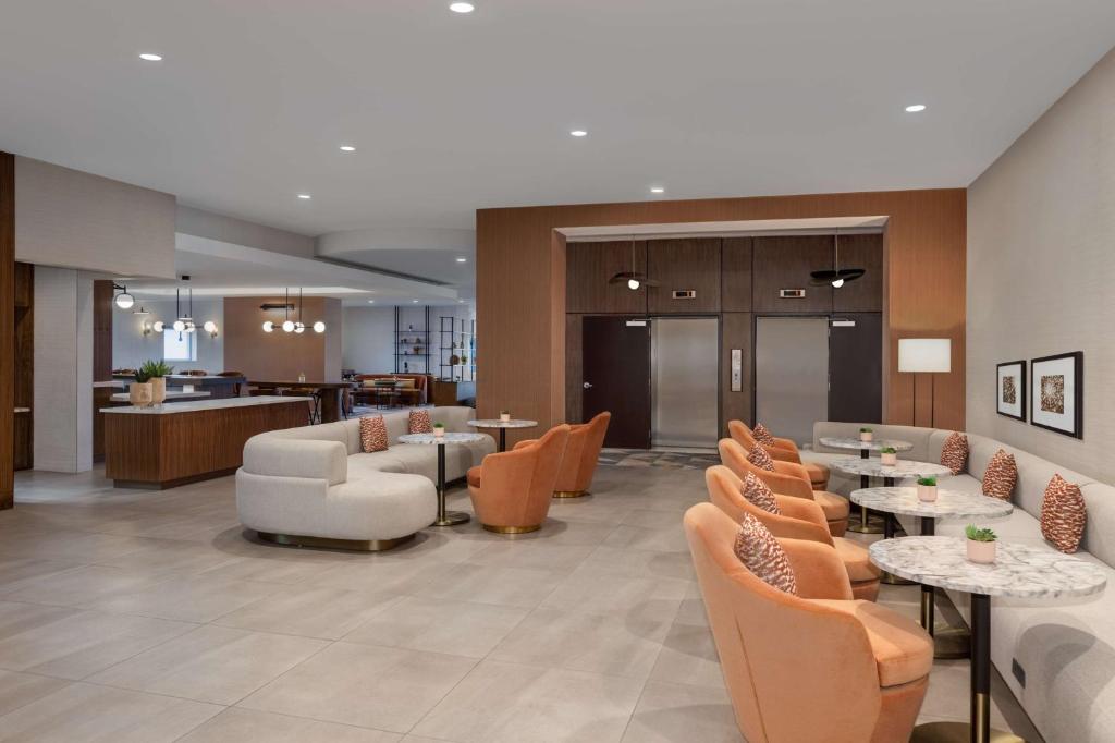 Posezení v ubytování DoubleTree by Hilton Las Vegas East Flamingo