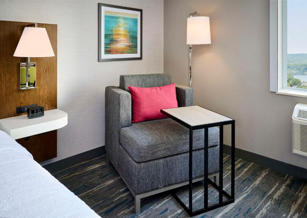 Hampton Inn By Hilton Hamilton - King Room Met Badkuip - Toegang