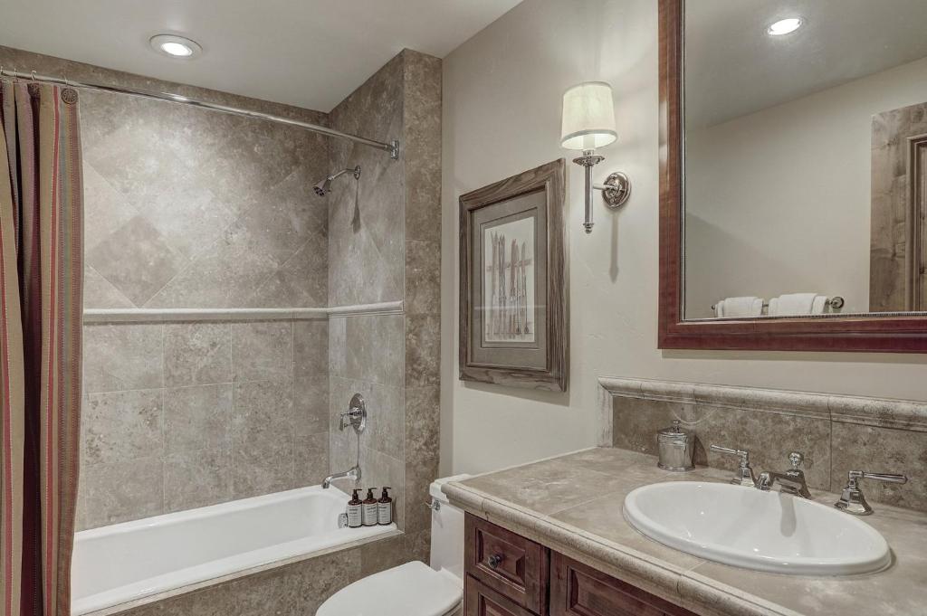 The Arrabelle at Vail Square, a RockResort - Apartamento De Tres Habitaciones