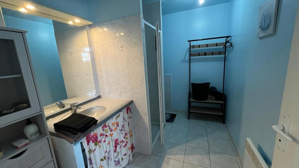 Kuchyňa alebo kuchynka v ubytovaní L'Arbre de Vy - T2 42m2 indépendant, 5 pers, garage, proche Gare