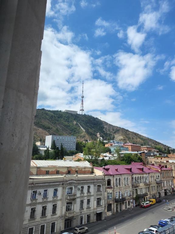 Nespecifikovaný výhled na hory nebo výhled na hory při pohledu z hotelu