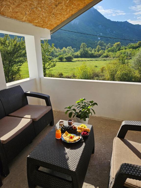 Nespecifikovaný výhled na hory nebo výhled na hory při pohledu z bed and breakfast